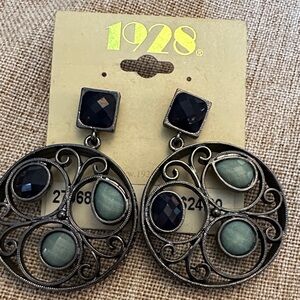1928 Women's Black and Green Filigree Earrings
